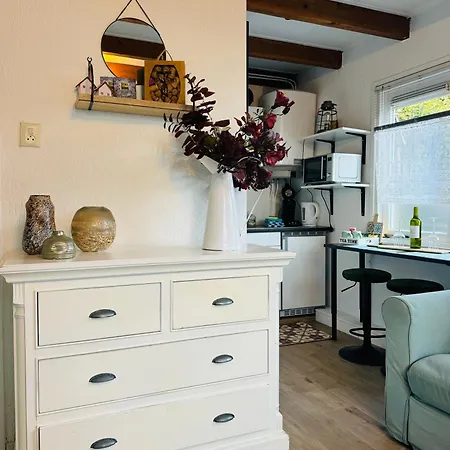 Hello - Tiny House Dahliastraat 60 Tatil Evi