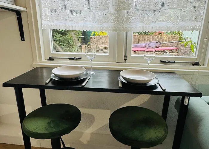 Hello - Tiny House Dahliastraat 60 *