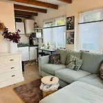 Hello - Tiny House Dahliastraat 60 * Noordwijk