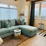 Semesterbostad Hello - Tiny House Dahliastraat 60