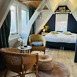Hello - Tiny House Dahliastraat 60 Semesterbostad