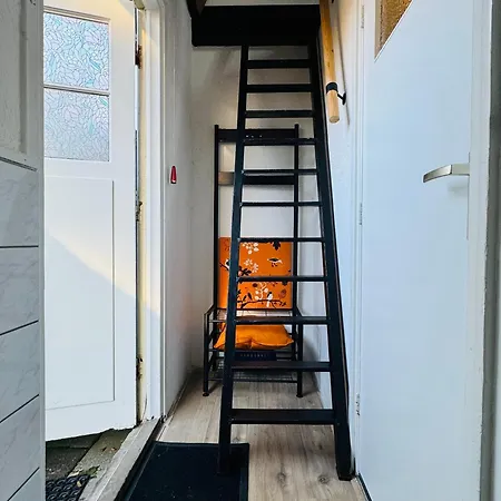 Hello - Tiny House Dahliastraat 60