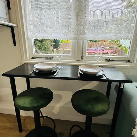 Hello - Tiny House Dahliastraat 60 *